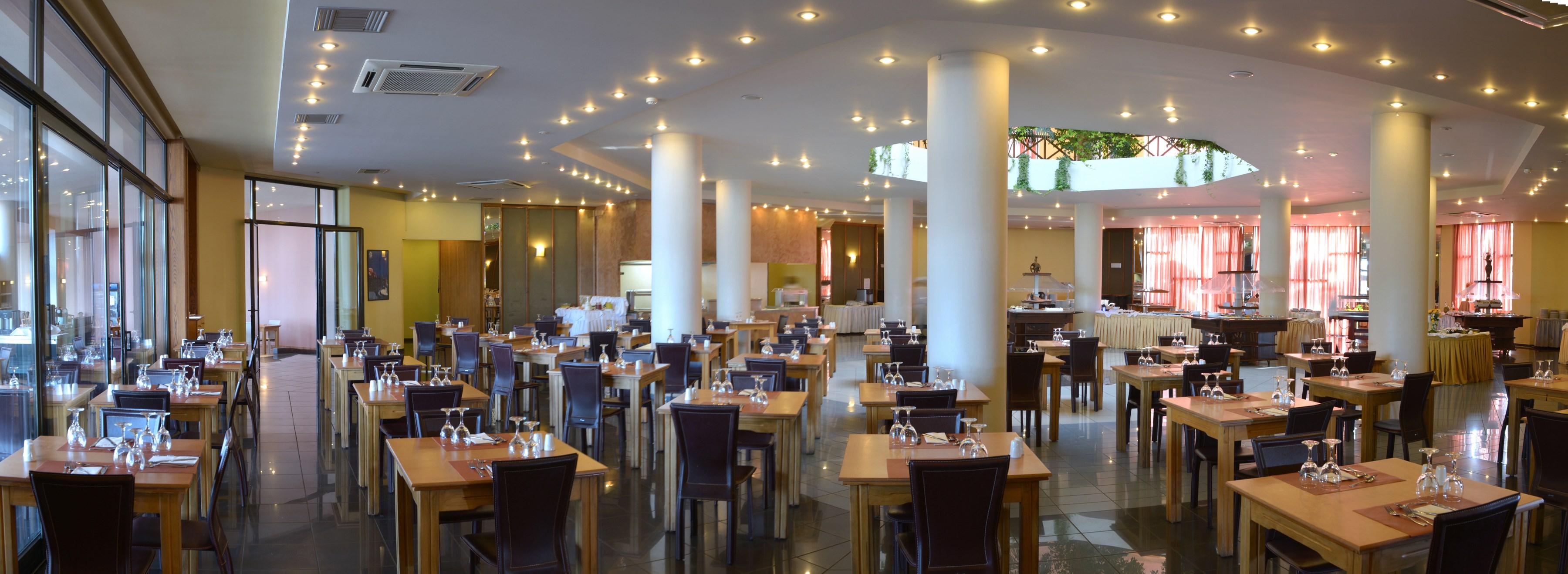 Athina Palace & Station touristique 5*